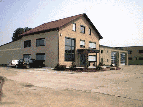 Brogebude mit angrenzender Werkstatt 