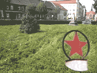 Lindenplatz vor Baubeginn: ehemals sowjetisches Ehrenmal